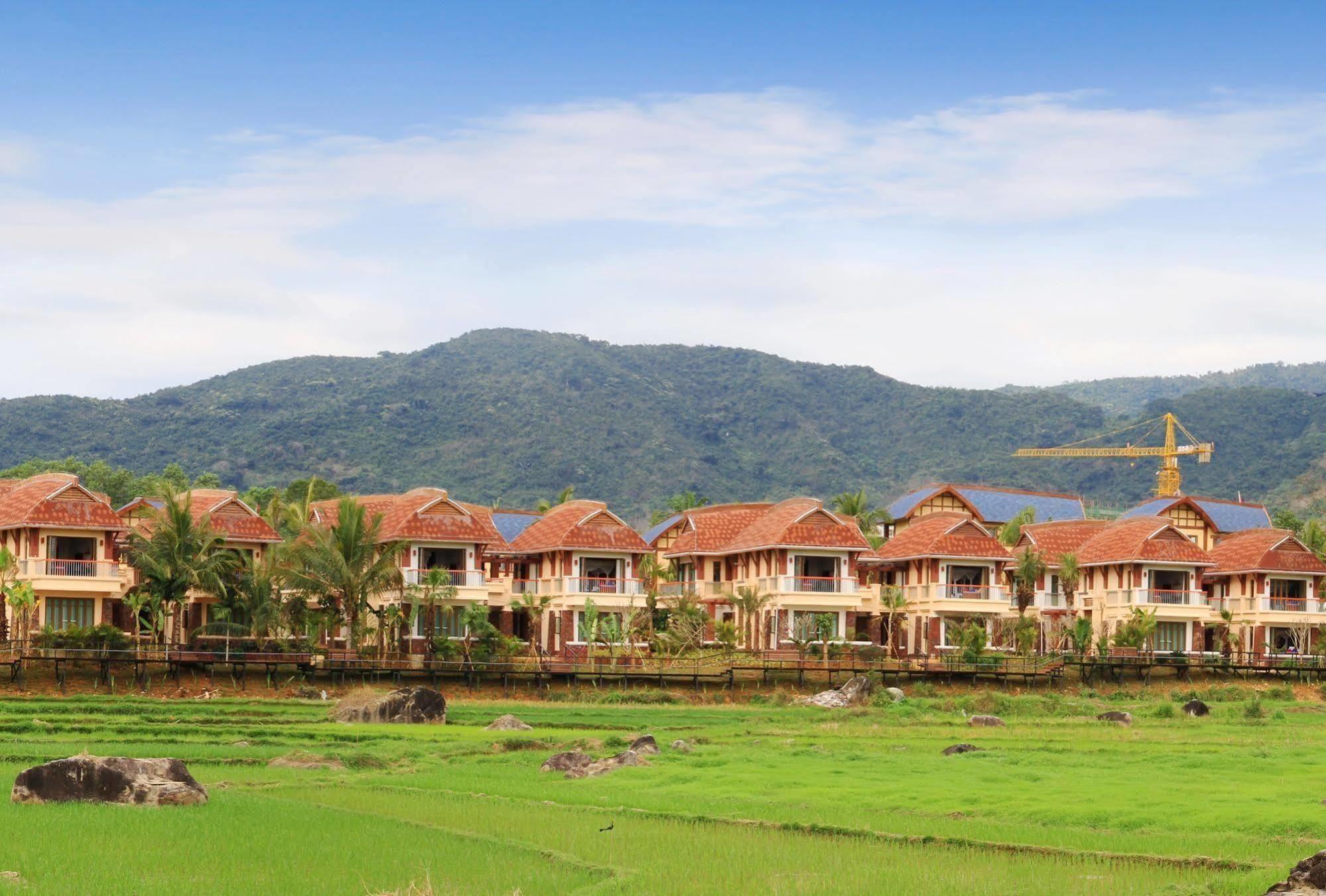 Hainan Bulongsai Resort Hotel Baoting Exterior foto